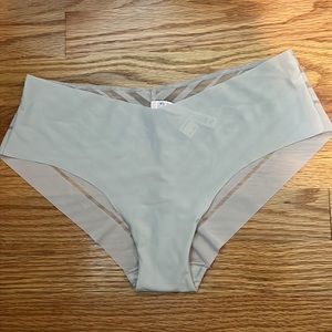 Victoria’s Secret Soft No-show Raw cut- sheer mesh back Hiphugger/Hipster panty